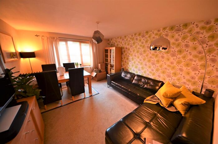 2 Bedroom Apartment To Rent In Bunning Way, Islington, London, N7