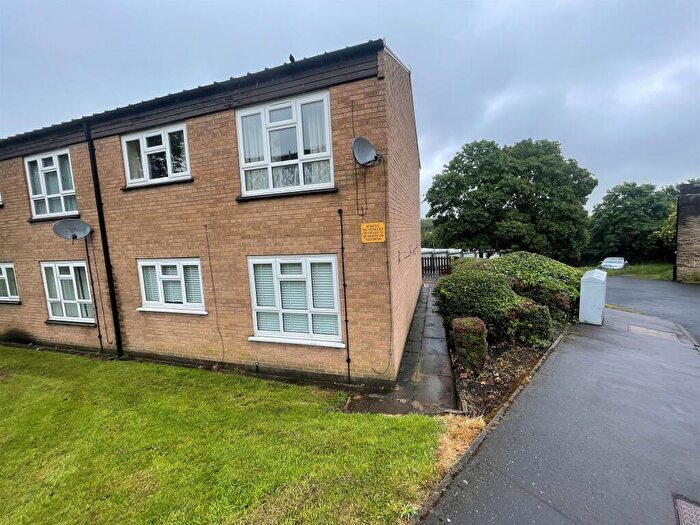 1 Bedroom Maisonette For Sale In Spring Edge, Halifax, HX1