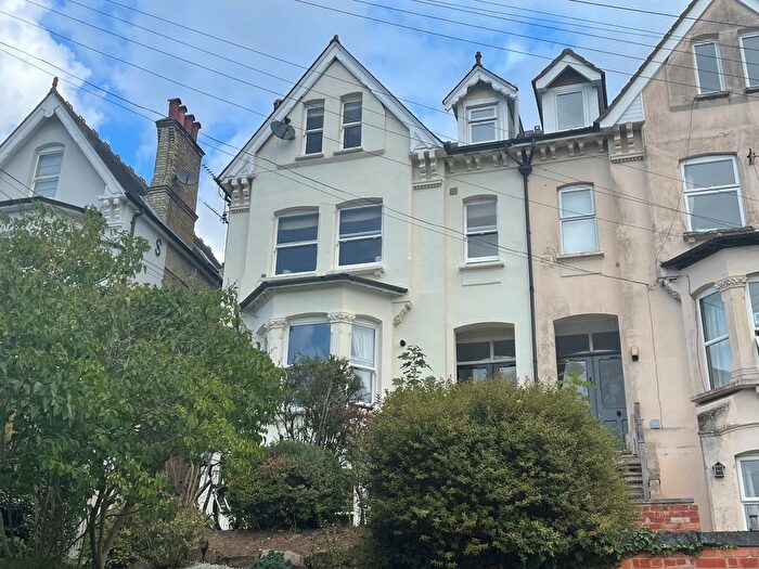 1 Bedroom Flat For Sale In Peperharow Road, Godalming, GU7