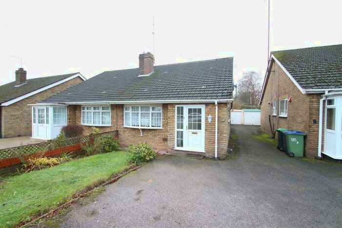 2 Bedroom Semi-Detached Bungalow To Rent In Beechwood Road, Smethwick, B67