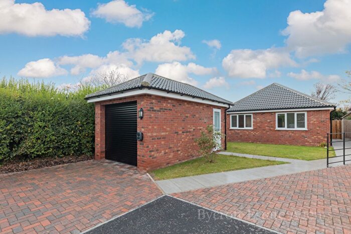3 Bedroom Detached Bungalow For Sale In Miriam Close, Off Beccles Road, Bradwell, NR31