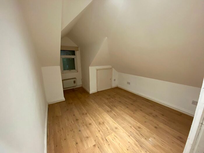 1 Bedroom Flat To Rent In Aldborough Road South, Seven Kings, Ilford, IG3