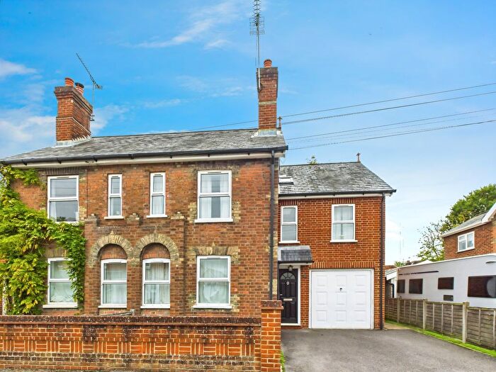 4 Bedroom Semi-Detached House To Rent In Trafalgar Road, Horsham, RH12