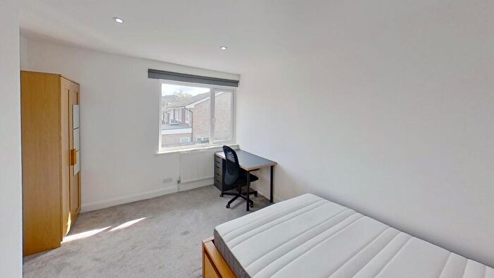 5 Bedroom Semi Detached House To Rent In Guildford Park Avenue, Guildford, Guildford, GU2