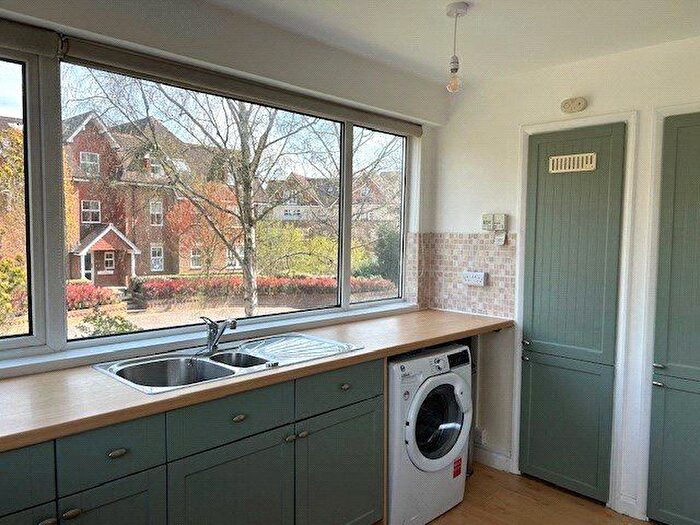 2 Bedroom Maisonette For Sale In Doods Place, Doods Road, Reigate, Surrey, RH2