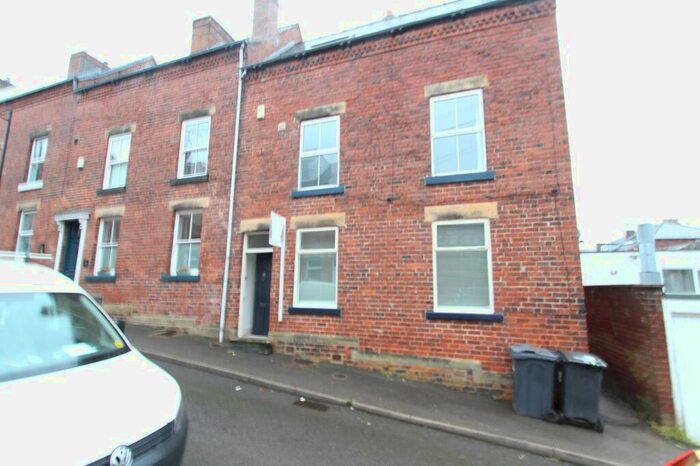 3 Bedroom End Of Terrace House To Rent In Marr Terrace, Sheffield, S10