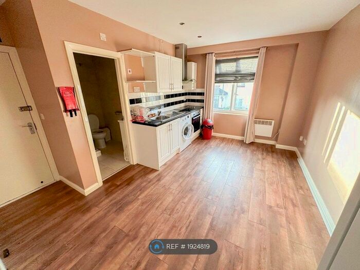 1 Bedroom Flat To Rent In King Edward Road, Waltham Cross, EN8