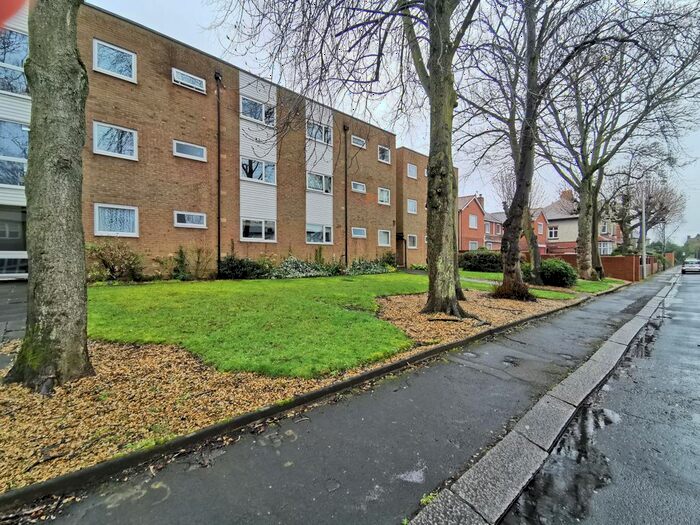 2 Bedroom Flat To Rent In Eastwood Court, Benton, Newcastle Upon Tyne, NE12