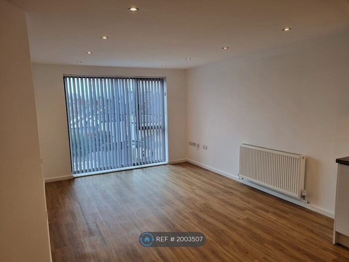 1 Bedroom Flat To Rent In Mullins House, Cheltenham, GL51