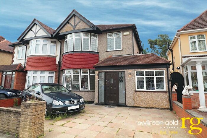 4 Bedroom Semi-Detached House To Rent In Valley Drive, Kingsbury, NW9