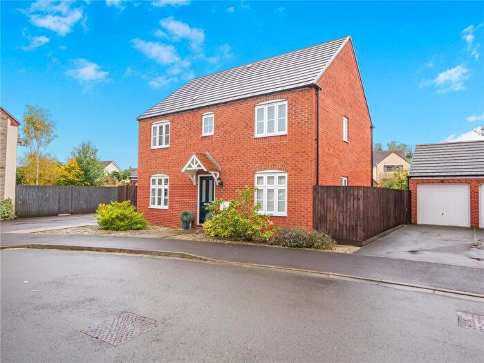4 Bedroom Detached House For Sale In Sharpham Road, Glastonbury, BA6