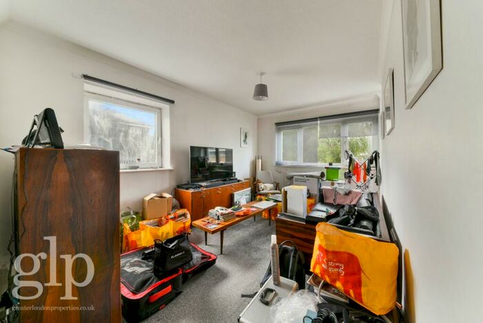 1 Bedroom Apartment To Rent In Bryan Street, London, Greater London, N1