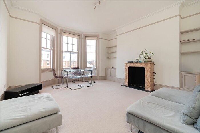 3 Bedroom Flat To Rent In Ilchester Mansions, Abingdon Road, London, W8