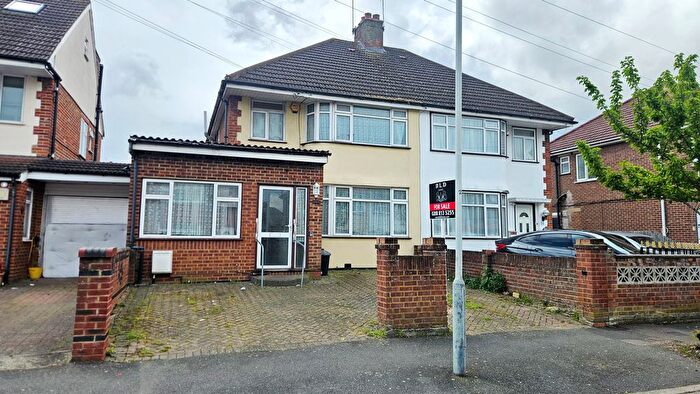 4 Bedroom Semi Detached House For Sale In Warley Avenue, Hayes, Middlesex, UB4