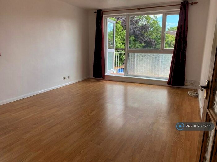 2 Bedroom Flat To Rent In Brendon House, Sutton, SM2