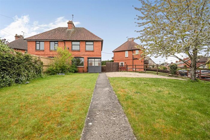 3 Bedroom Semi Detached House For Sale In Longcroft Avenue, Devizes, SN10