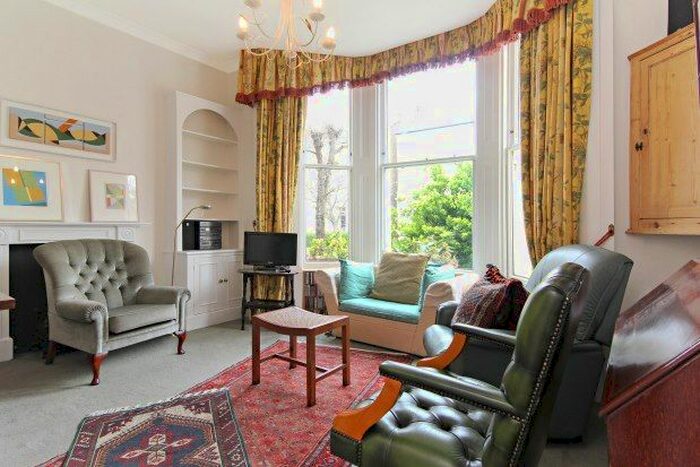 1 Bedroom Flat To Rent In Oxford Gardens, London, W10