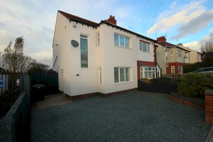 2 Bedroom Semi-Detached House To Rent In Southwick Road, Halesowen, West Midlands, B62