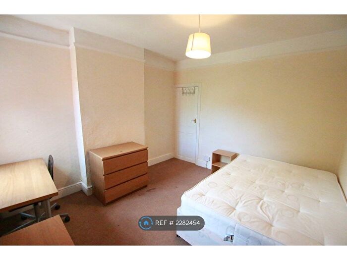 4 Bedroom Terraced House To Rent In St. Peters Road, Reading, RG6