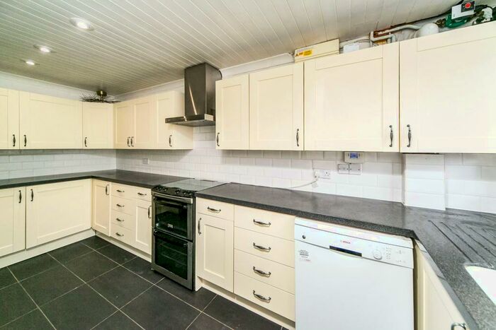 3 Bedroom End Of Terrace House To Rent In Queen Street, Caversham, RG4