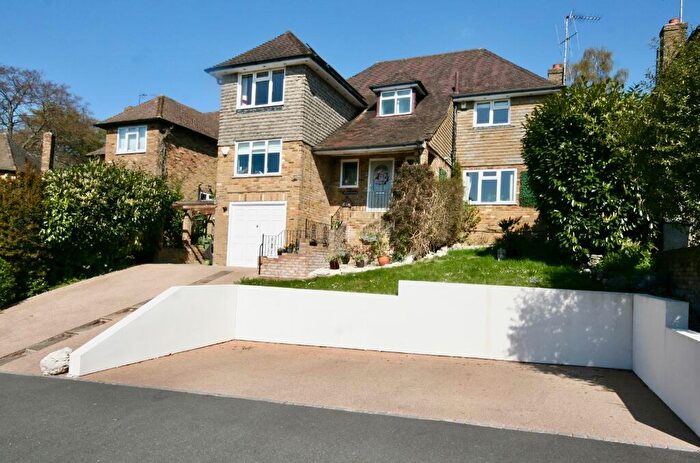 4 Bedroom Detached House For Sale In Chalfont St Peter Buckinghamshire, SL9