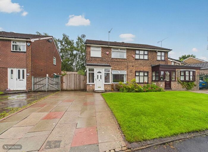 3 Bedroom Semi-Detached House For Sale In Shearwater Road, Offerton, Stockport, SK2