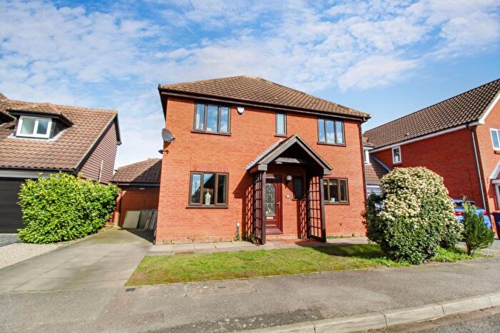 4 Bedroom Detached House To Rent In Harrold Priory, Bedford, MK41