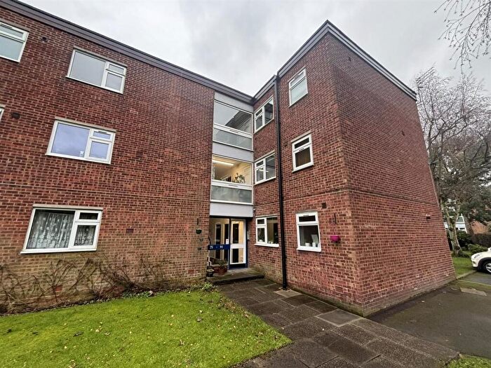 1 Bedroom Apartment To Rent In Tintern Court, Tintern Avenue, Manchester, M20