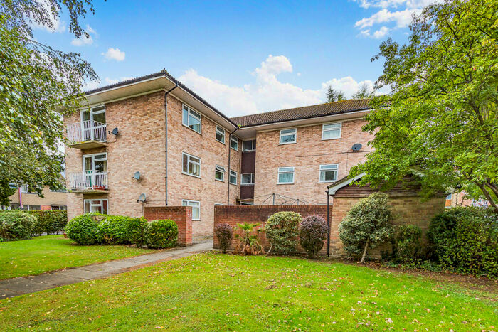 2 Bedroom Apartment To Rent In Tadley, RG26