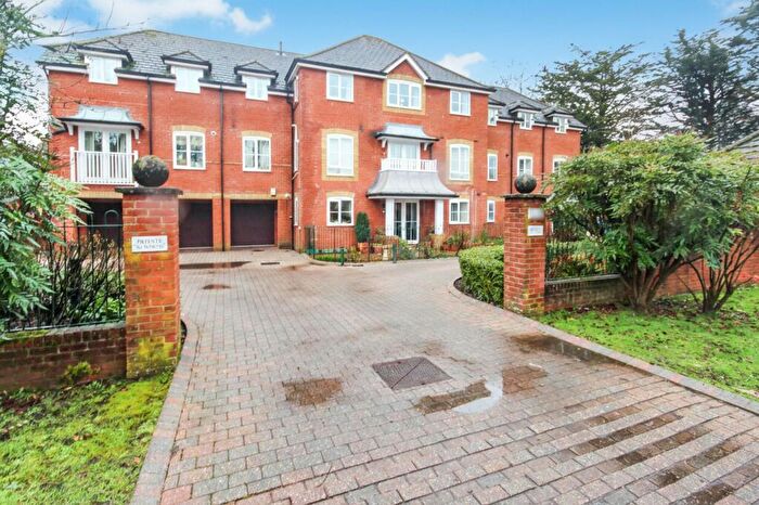 2 Bedroom Flat For Sale In Salisbury Road, Fordingbridge, SP6