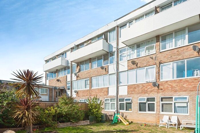 2 Bedroom Apartment For Sale In Sycamore Avenue, Chandler's Ford, Eastleigh, SO53