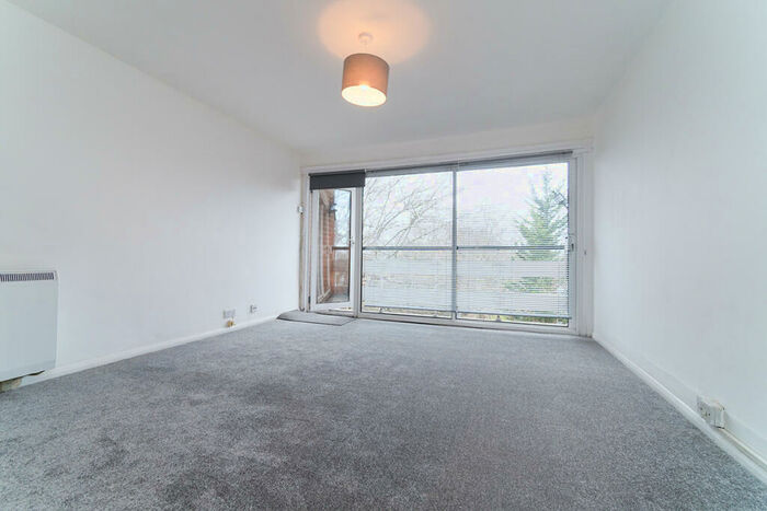 1 Bedroom Flat To Rent In Shirley Road, Wallington, SM6