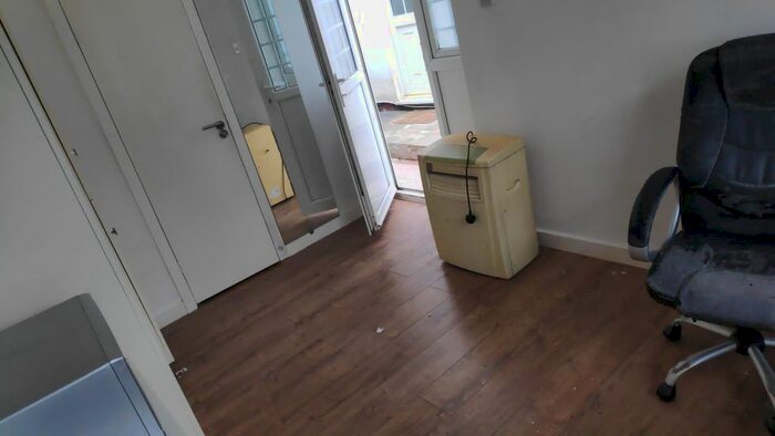 Studio To Rent In Hurstwood Road, London, NW11