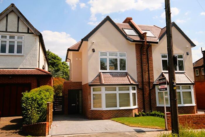 4 Bedroom Semi-Detached House To Rent In Hillview Road, HA5
