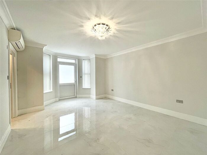 1 Bedroom Flat To Rent In The Mall, Ealing Broadway, London, W5