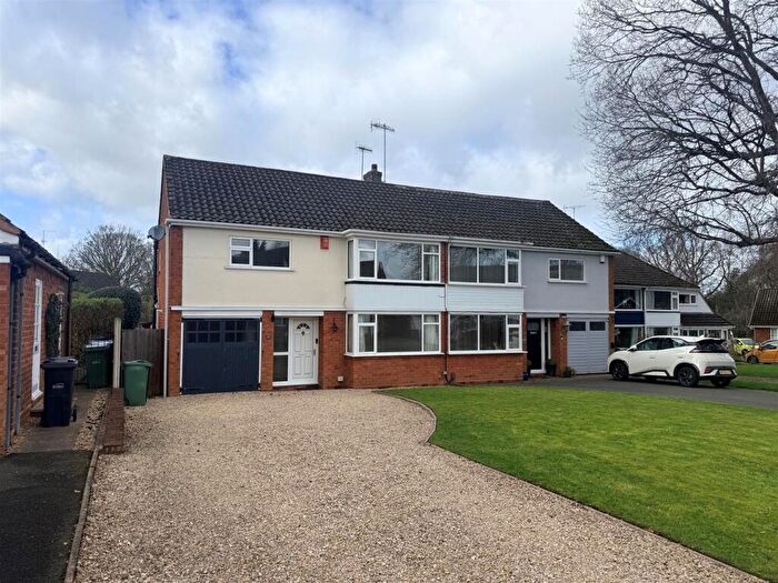 3 Bedroom Semi Detached House For Sale In Pine Walk, Stourbridge, DY9