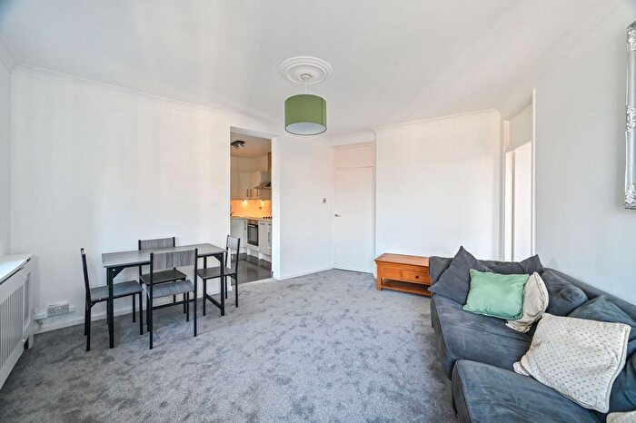 2 Bedroom Flat For Sale In Portpool Lane, Clerkenwell, London, EC1N