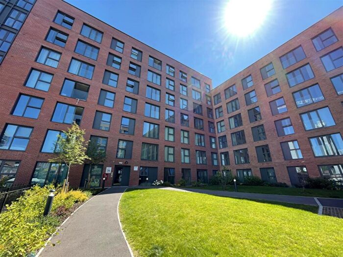1 Bedroom Apartment To Rent In The Axium, Windmill Street, Birmingham, B1