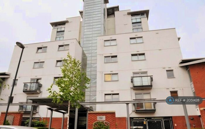 2 Bedroom Flat To Rent In Erebus Drive, Woolwich, SE28