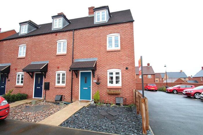 3 Bedroom End Of Terrace House For Sale In Catterick Way, Towcester, NN12