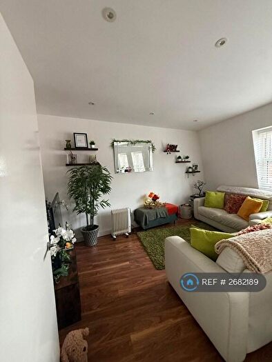 1 Bedroom Flat To Rent In Akeman Street, Tring, HP23