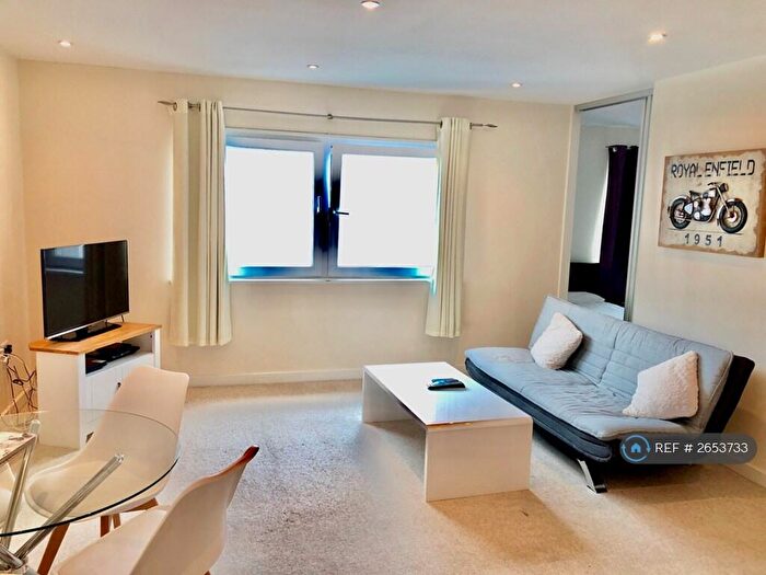1 Bedroom Flat To Rent In Beckhampton Street, Swindon, SN1