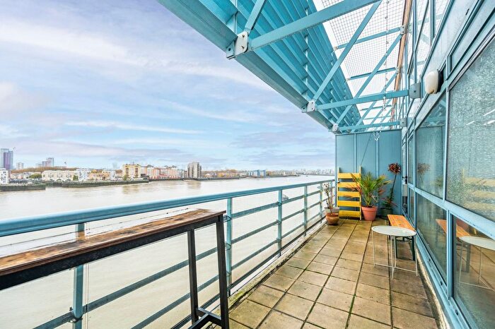 2 Bedroom Maisonette To Rent In Arnhem Wharf, Isle Of Dogs, London, E14