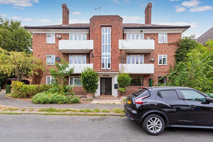 2 Bedroom Apartment To Rent In Maidenhead, Berkshire, SL6
