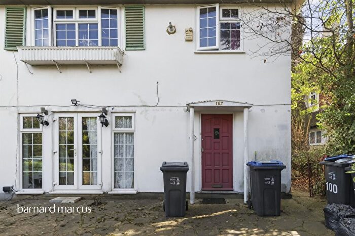 2 Bedroom Flat For Sale In Campden Road, South Croydon, CR2