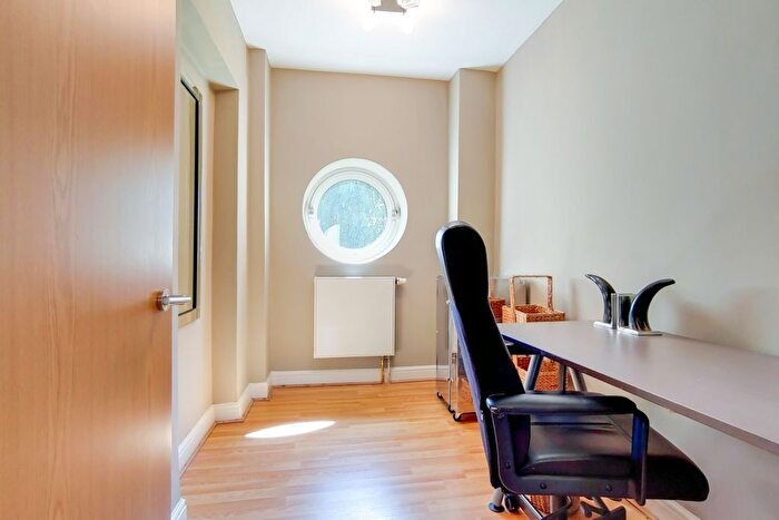 4 Bedroom Flat To Rent In St. Johns Wood Park, London, NW8