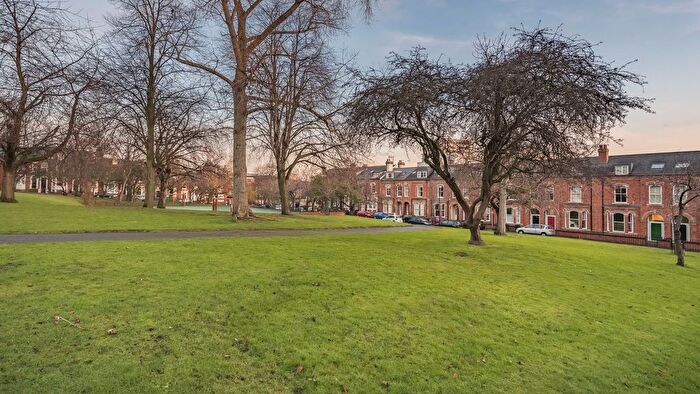 2 Bedroom Flat To Rent In Hanover Square, Leeds, LS3