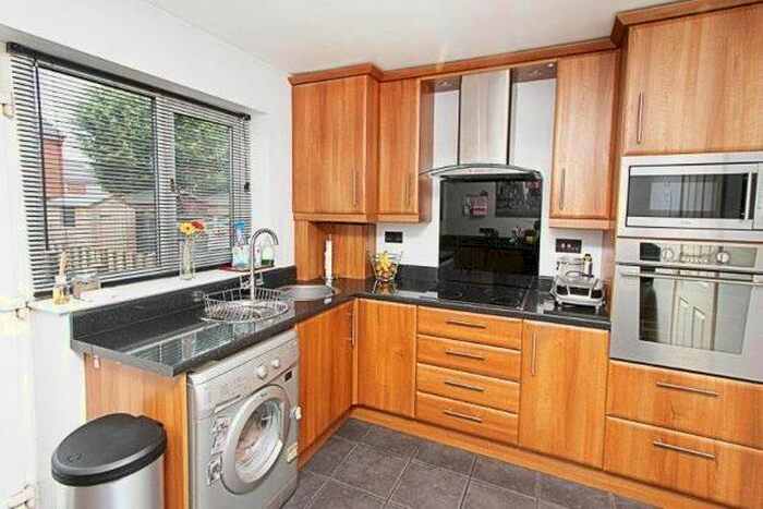 2 Bedroom Property To Rent In New Whittington, Chesterfield S43