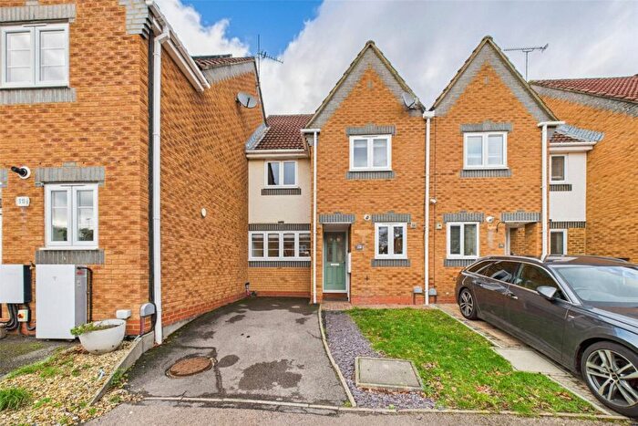 3 Bedroom Terraced House To Rent In Southern Way, Farnborough, Hampshire, GU14