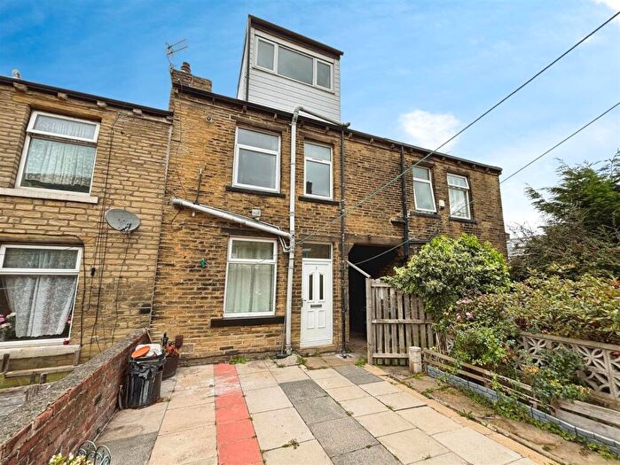 3 Bedroom Terraced House For Sale In Chellow Street, Bradford, BD5